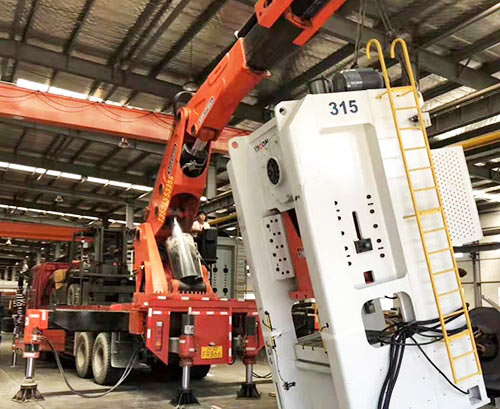 平潭县附近随车吊出租，轻松解决运输难题