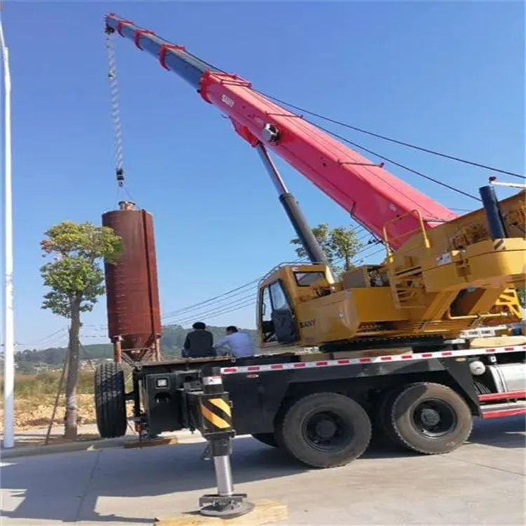 平潭县吊车租赁作业时的保养和维护