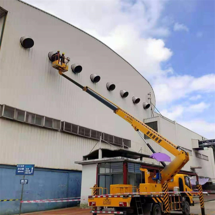 平潭县高空作业车出租服务：专业广告牌安装解决方案